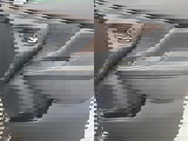 Certified 2024 Nissan Murano Platinum w/ Cargo Package image 15