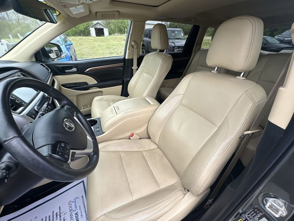 Used 2019 Toyota Highlander Limited image 13