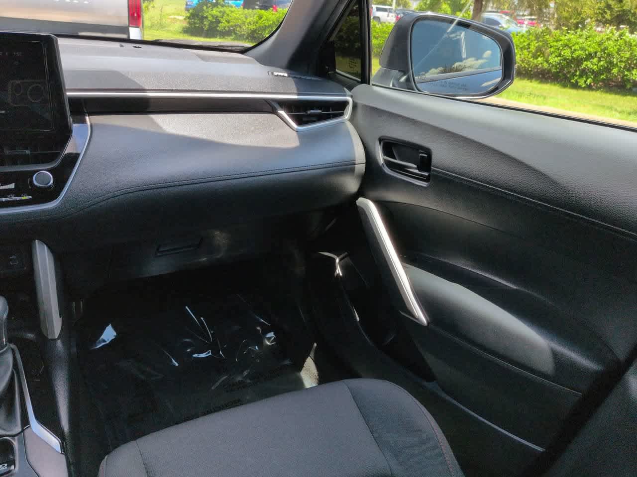 Used 2025 Toyota Corolla Cross AWD Hybrid image 16