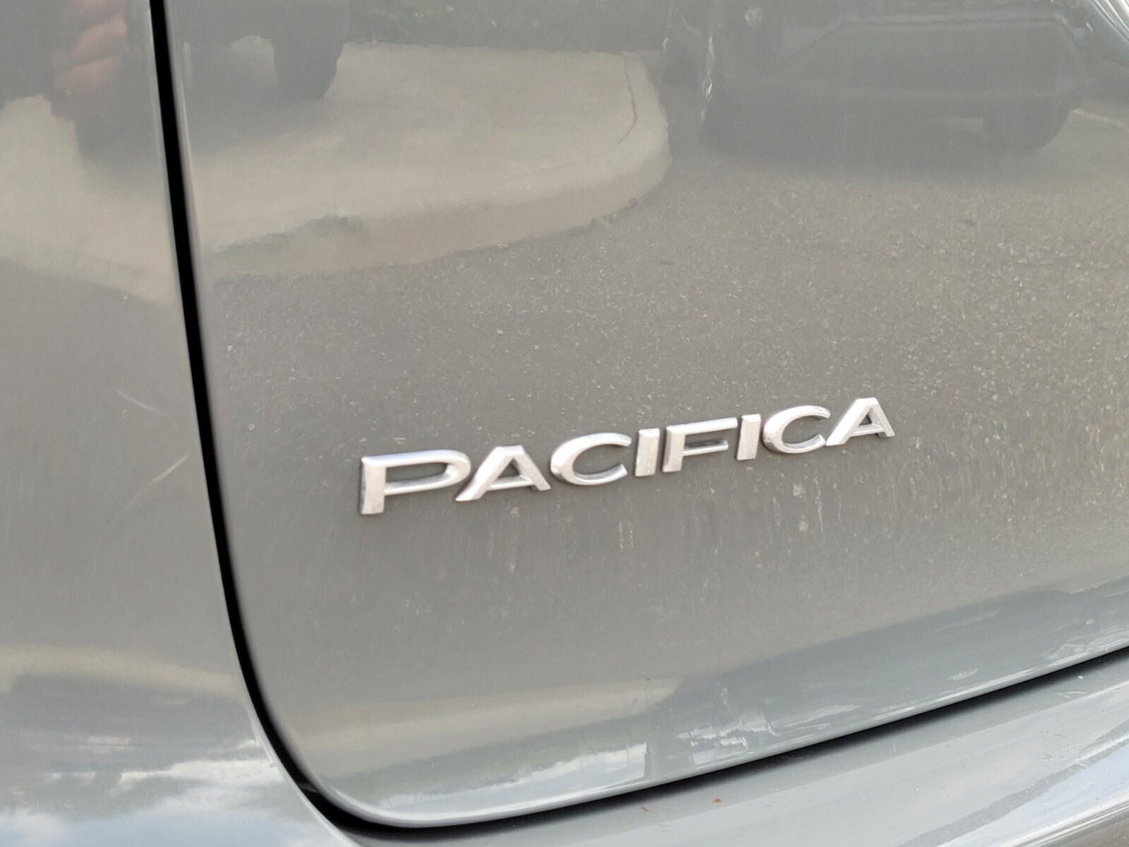 Used 2022 Chrysler Pacifica Touring-L image 12