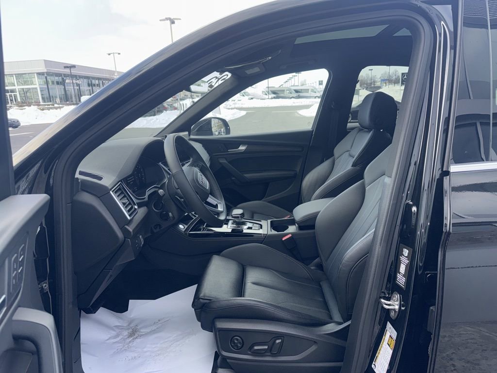 Used 2025 Audi Q5 2.0T Premium Plus w/ Premium Plus Package image 23