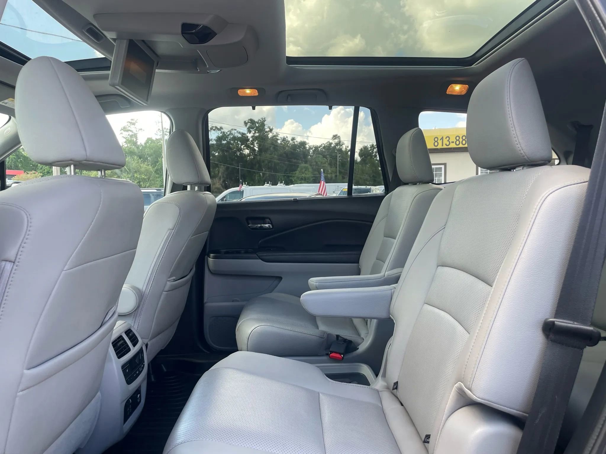 Used 2019 Honda Pilot Elite image 17