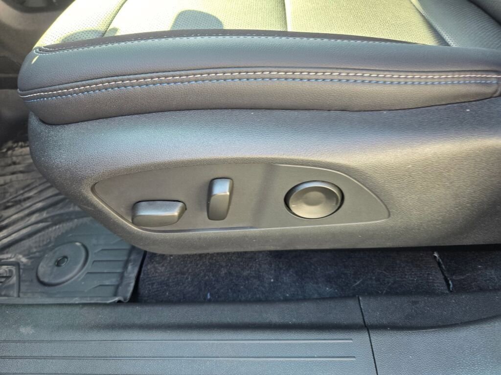 New 2026 Chevrolet Equinox EV LT image 16