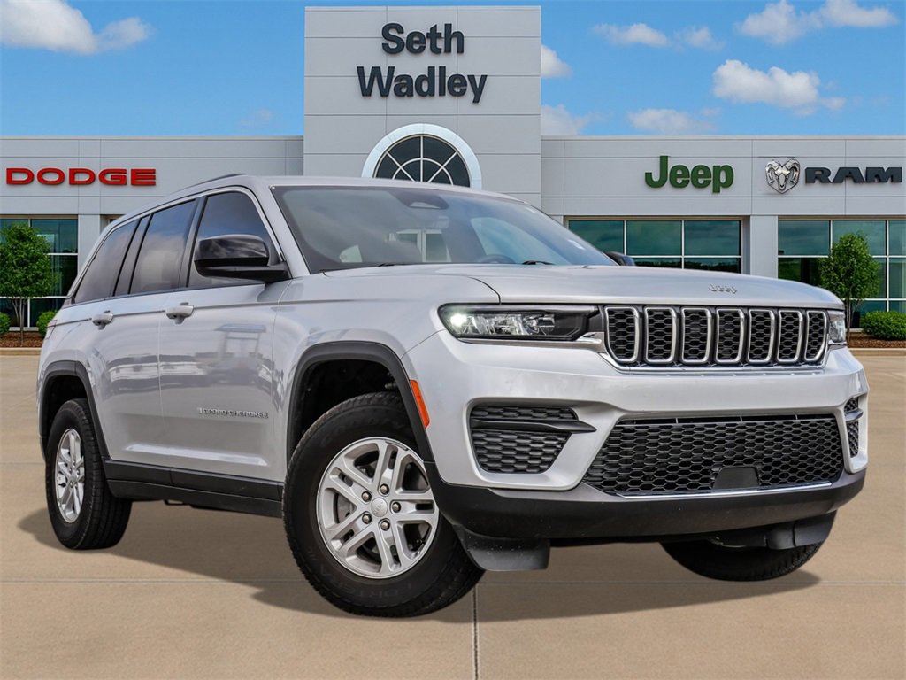 Used 2025 Jeep Grand Cherokee Laredo w/ Luxury Tech Group I image 1
