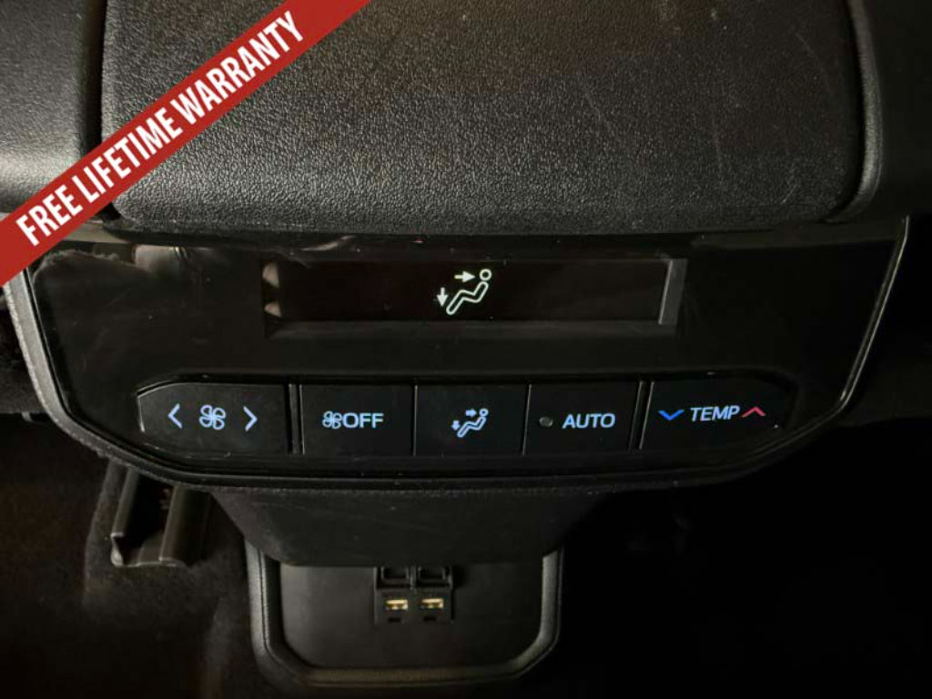Used 2021 Toyota Highlander XSE FWD image 41