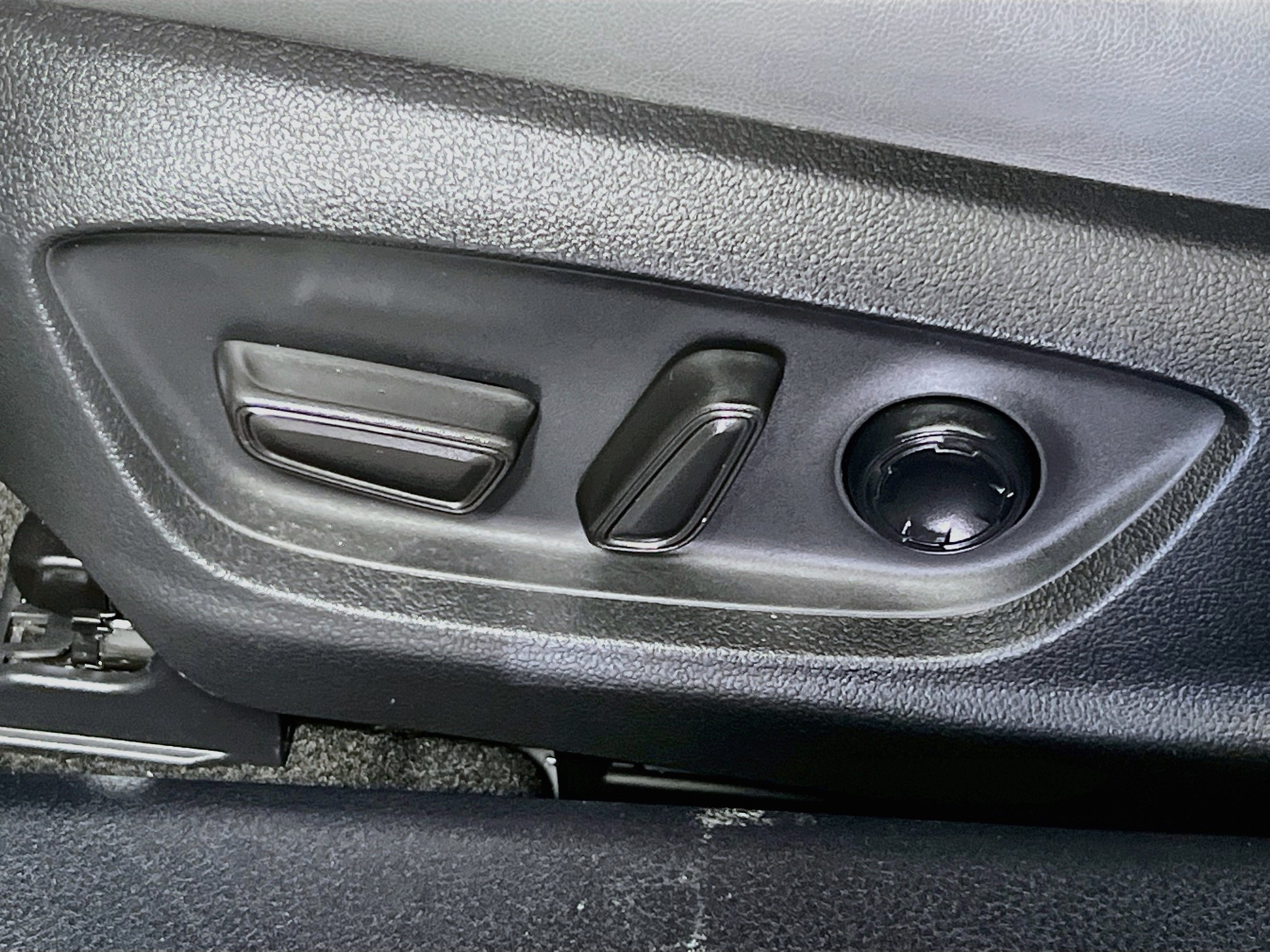 Used 2022 Toyota Avalon Limited w/ Advanced Safety Package FWD image 15