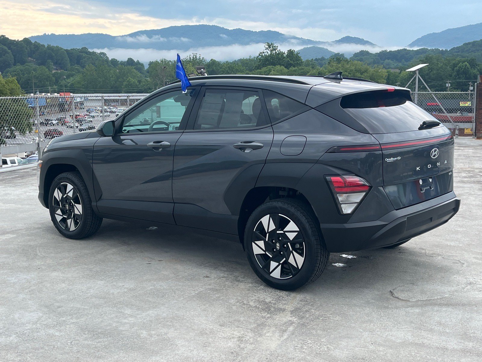 Used 2024 Hyundai Kona SEL AWD/4WD image 4