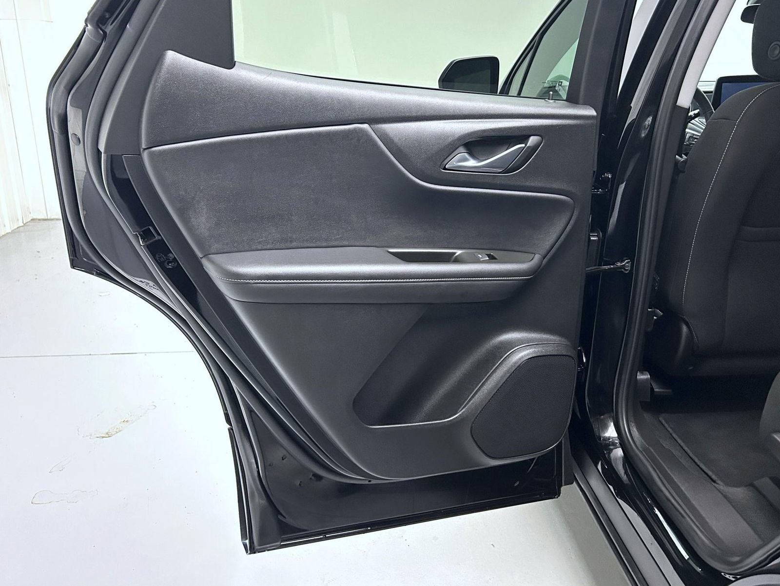 Used 2025 Chevrolet Blazer LT AWD/4WD image 20