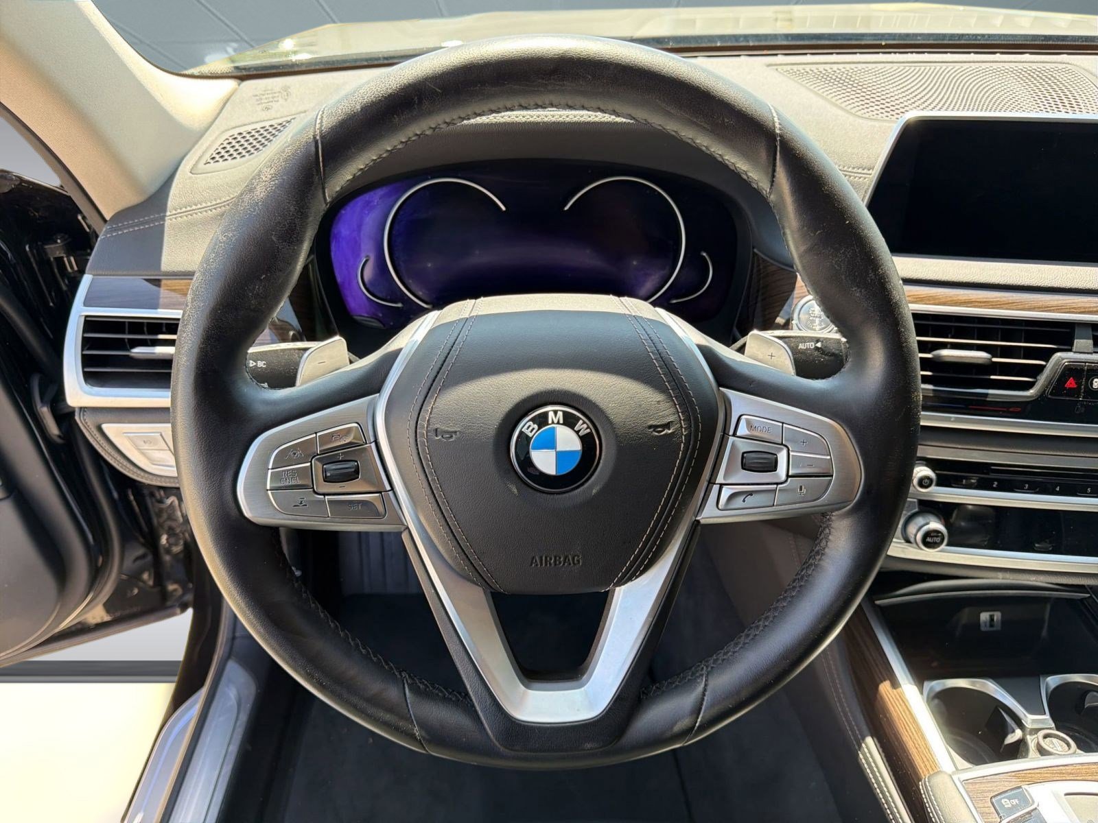 Used 2017 BMW 750i xDrive image 16