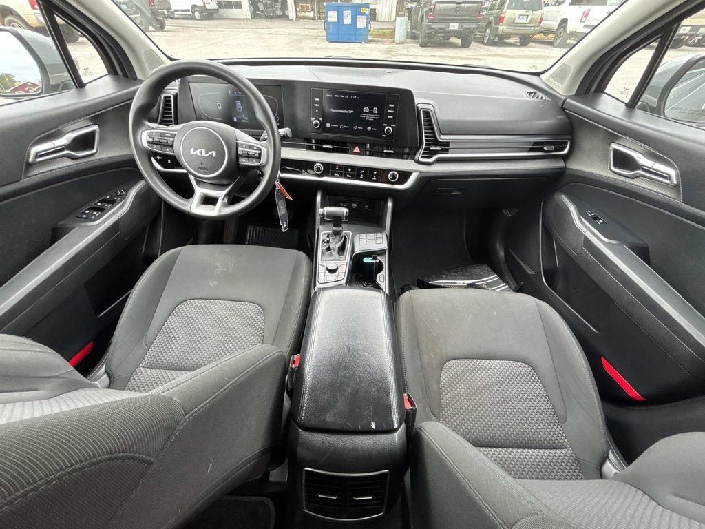 Used 2023 Kia Sportage LX image 14