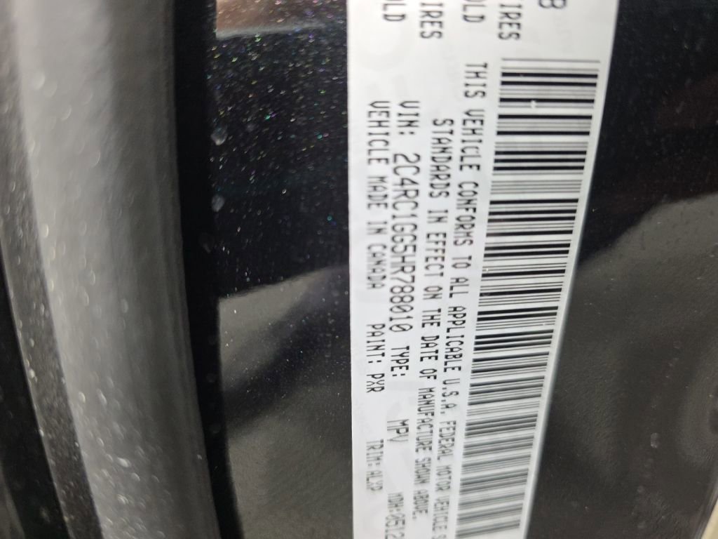 Used 2017 Chrysler Pacifica Limited image 11