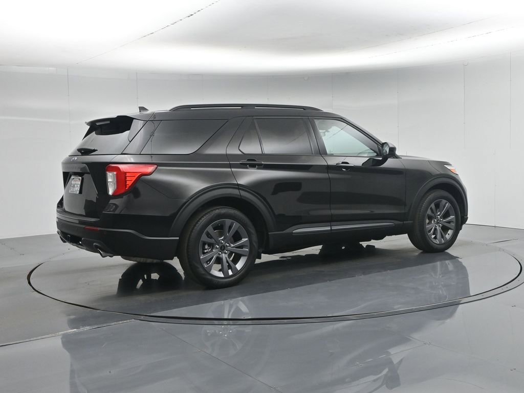 Used 2023 Ford Explorer XLT w/ Equipment Group 202A image 30
