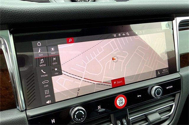 New 2025 Porsche Macan image 34