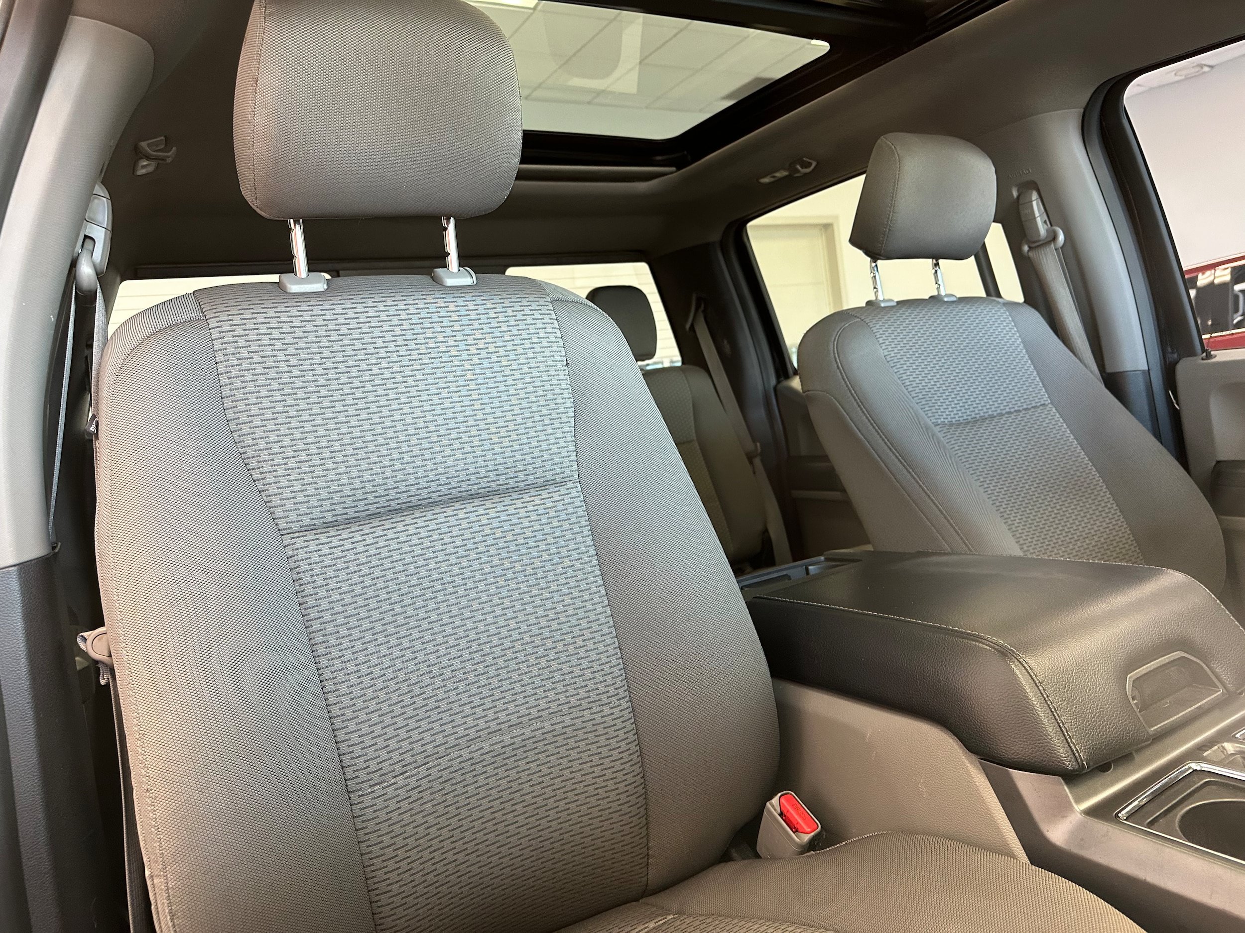 Used 2016 Ford F150 XLT w/ Equipment Group 302A Luxury AWD/4WD image 16