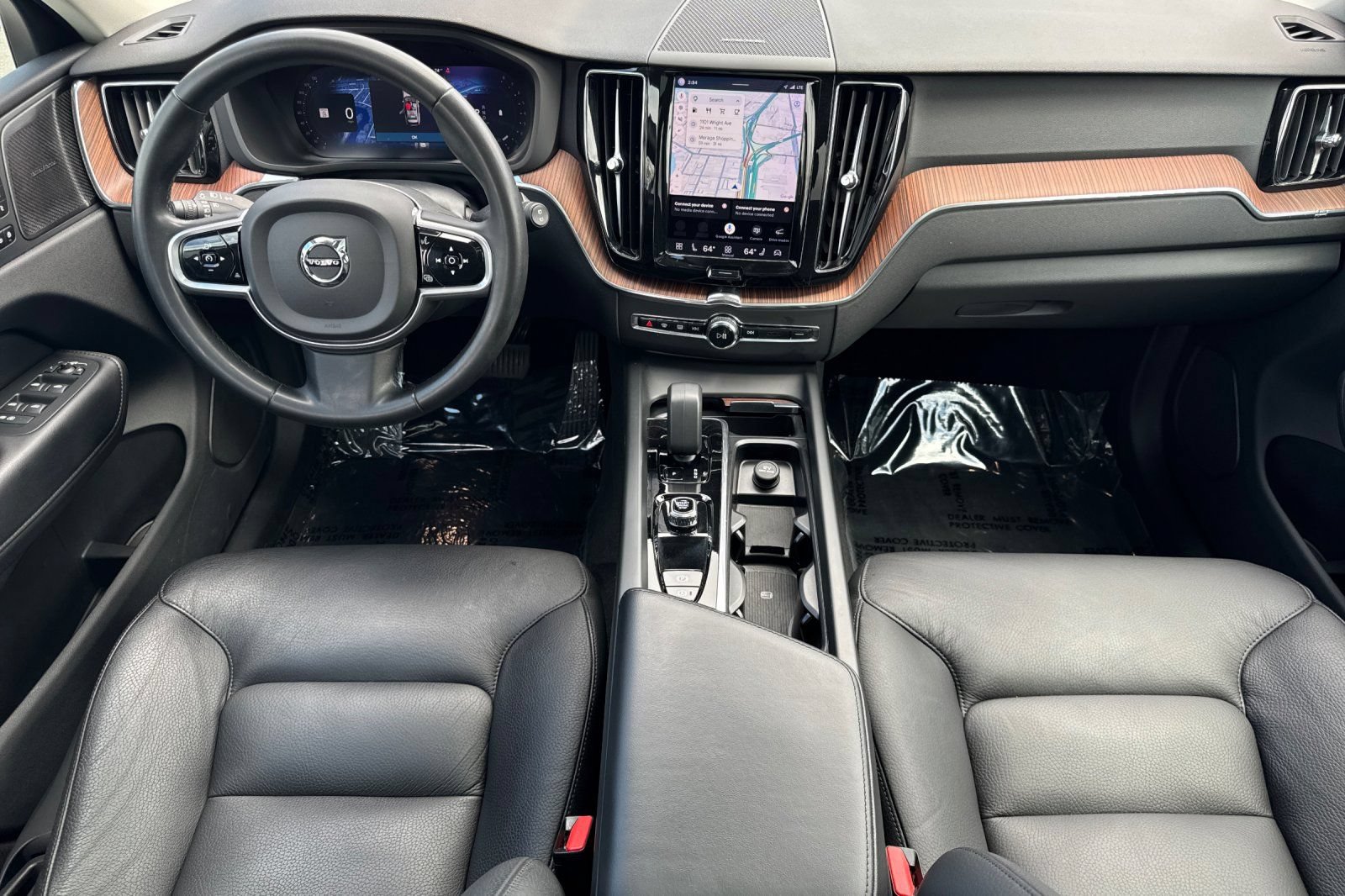 Used 2023 Volvo XC60 B5 Plus w/ Protection Package Premier AWD/4WD image 3