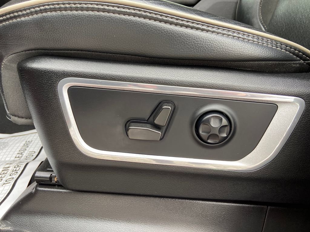 Used 2021 RAM 1500 Laramie w/ Sport Appearance Package image 12