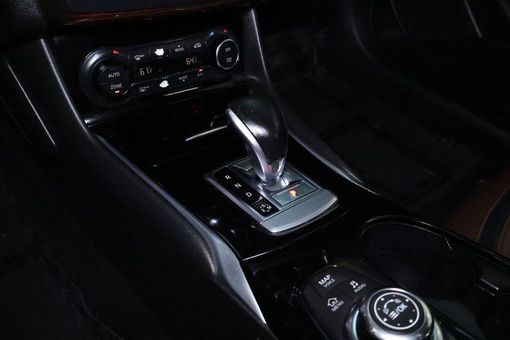 Used 2018 INFINITI QX30 Premium w/ Navigation Package image 28