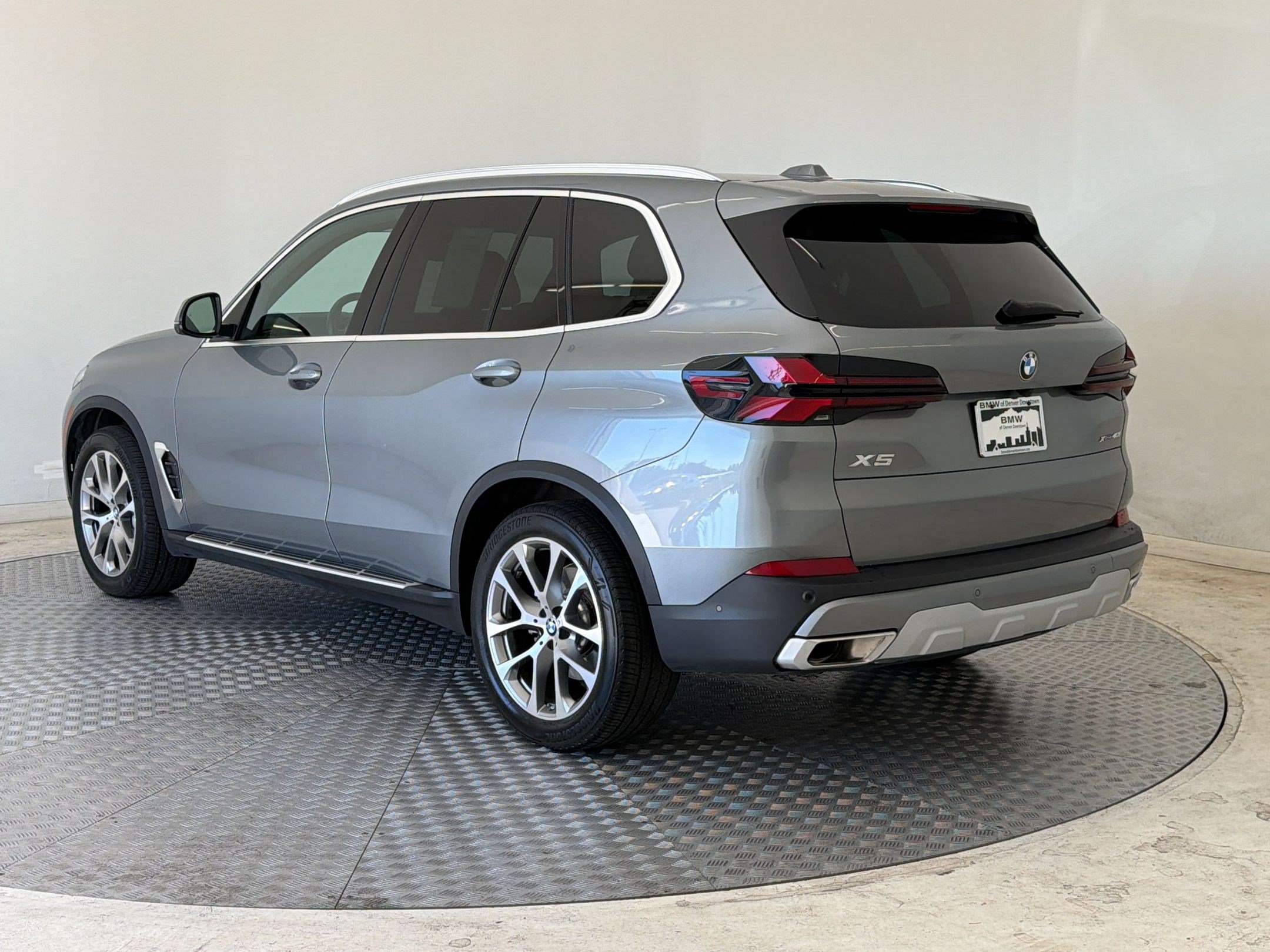 Certified 2026 BMW X5 xDrive40i AWD/4WD image 3