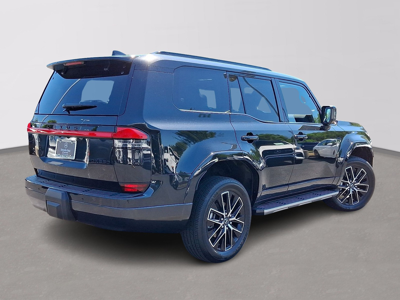Used 2025 Lexus GX 550 w/ Accessory Package (2T) AWD/4WD image 4