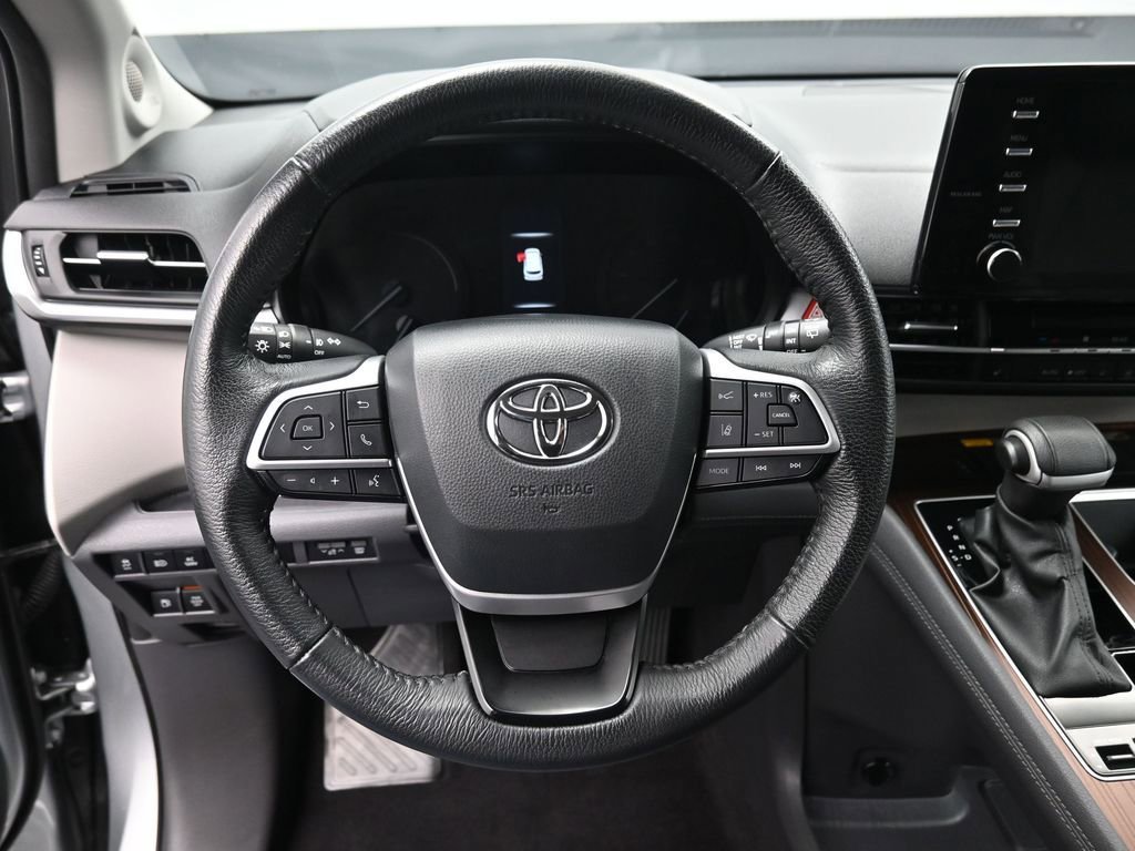 Certified 2024 Toyota Sienna XLE w/ XLE Plus Package image 18