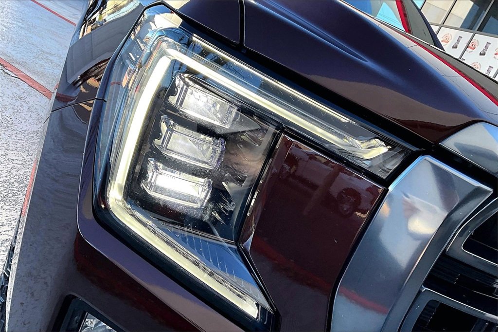 Used 2023 GMC Yukon XL AT4 w/ AT4 Premium Plus Package image 31