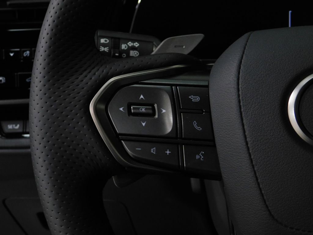 Used 2026 Lexus TX 500h AWD image 39