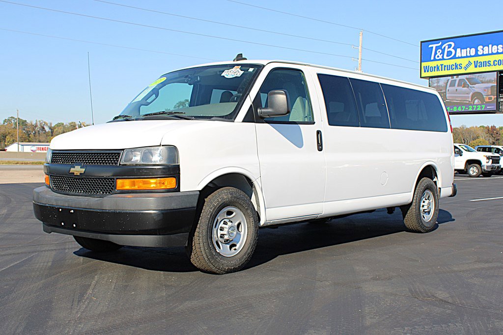Used 2020 Chevrolet Express 3500 LS image 2