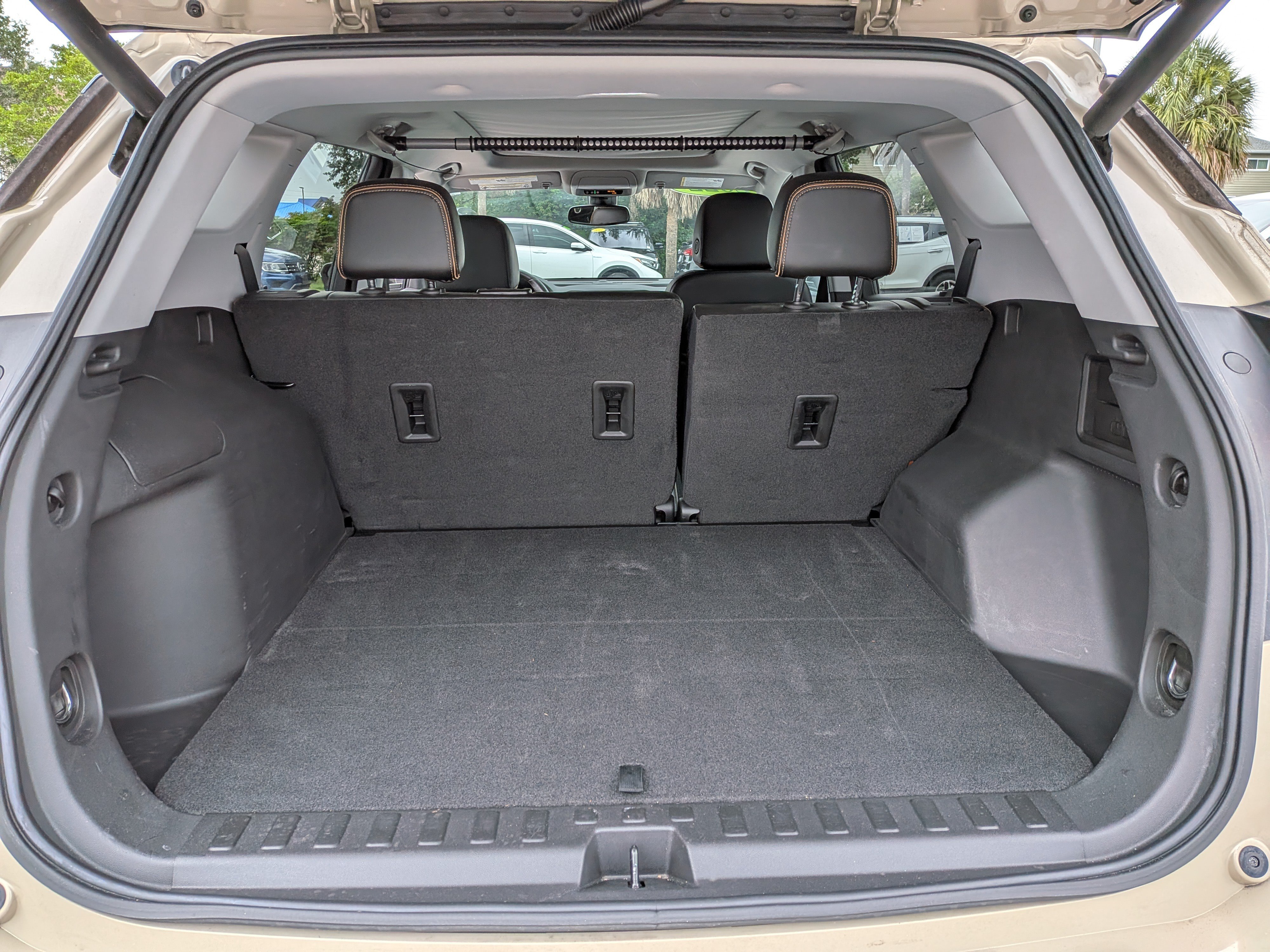 Used 2022 GMC Terrain AT4 w/ Infotainment Package II AWD/4WD image 13