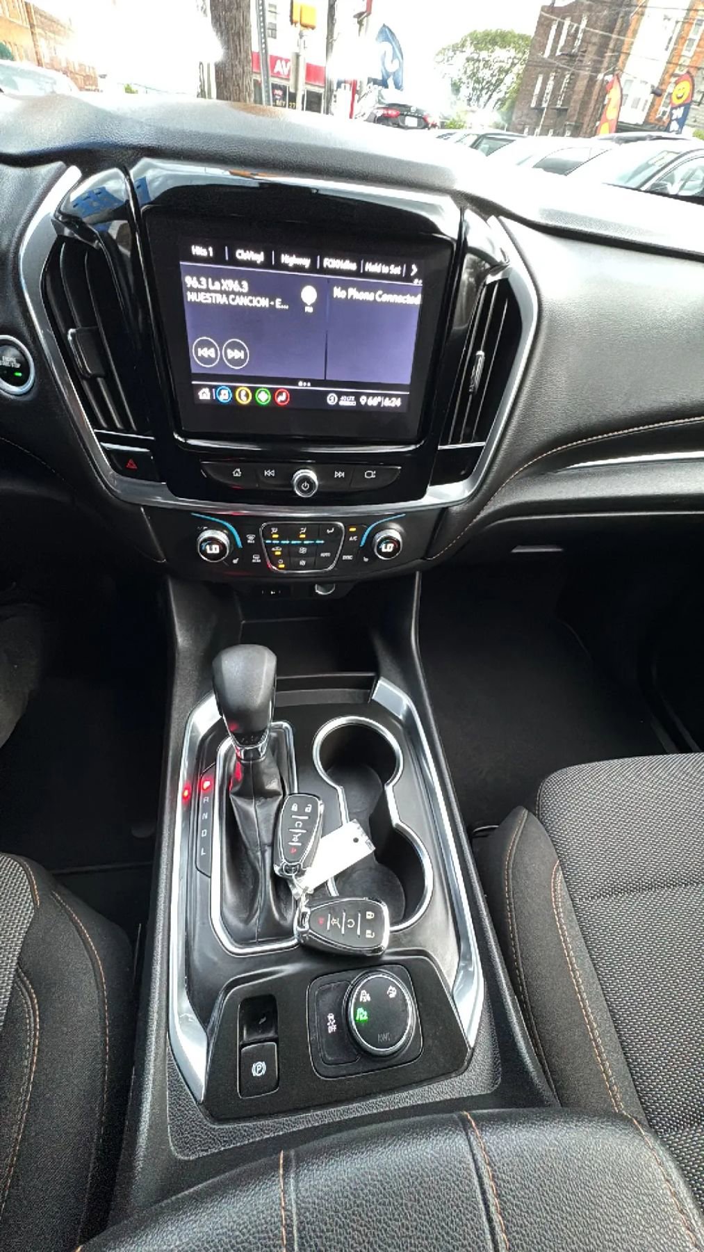 Used 2021 Chevrolet Traverse LT image 30