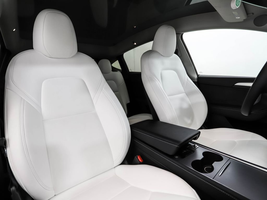 Used 2024 Tesla Model Y Long Range image 29