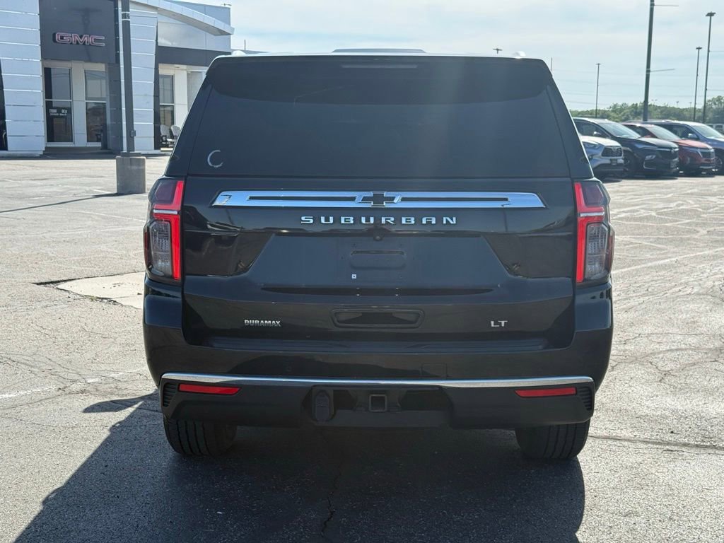 Used 2022 Chevrolet Suburban LT w/ Luxury Package AWD/4WD image 6