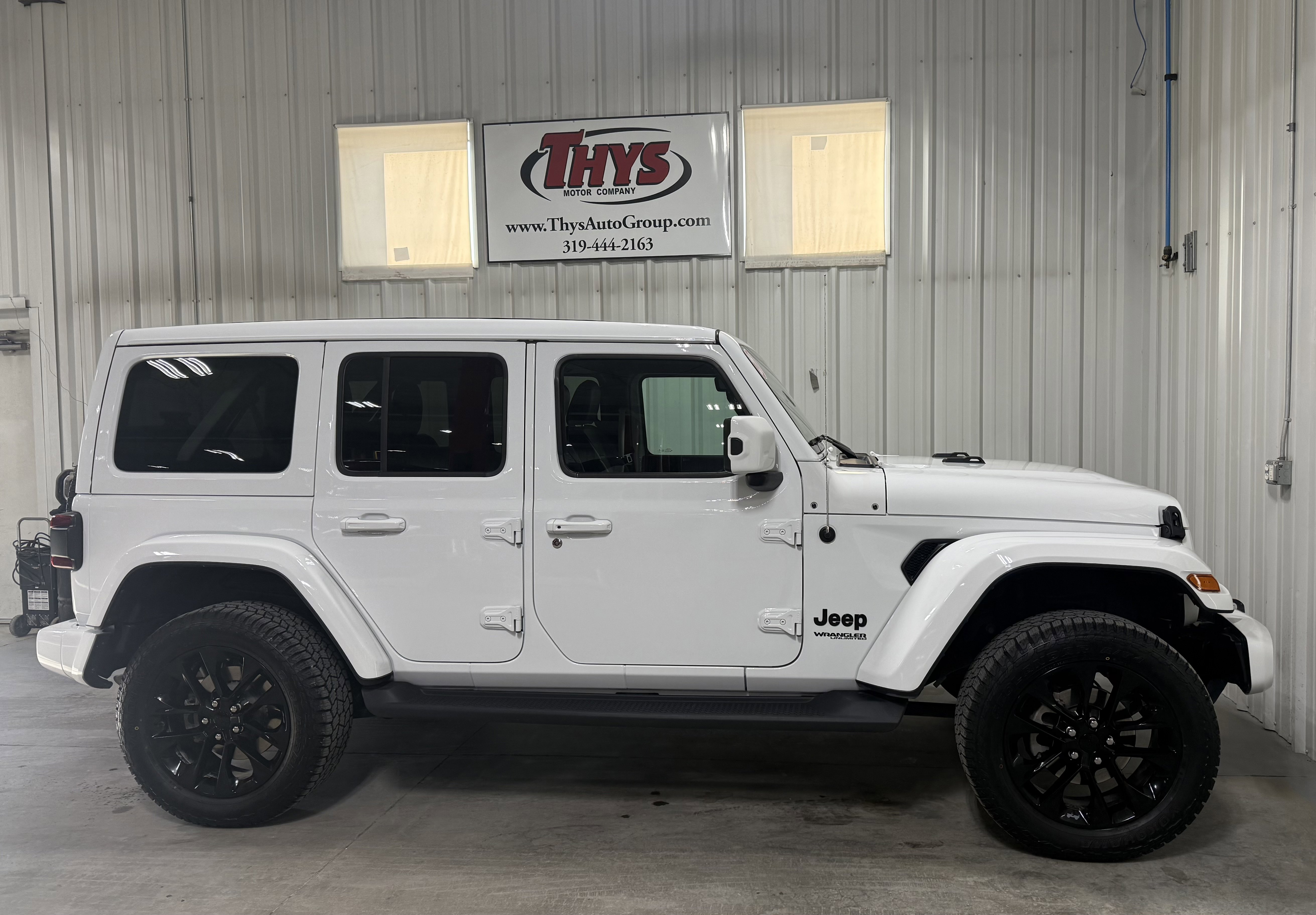 Used 2021 Jeep Wrangler Unlimited Sahara image 2