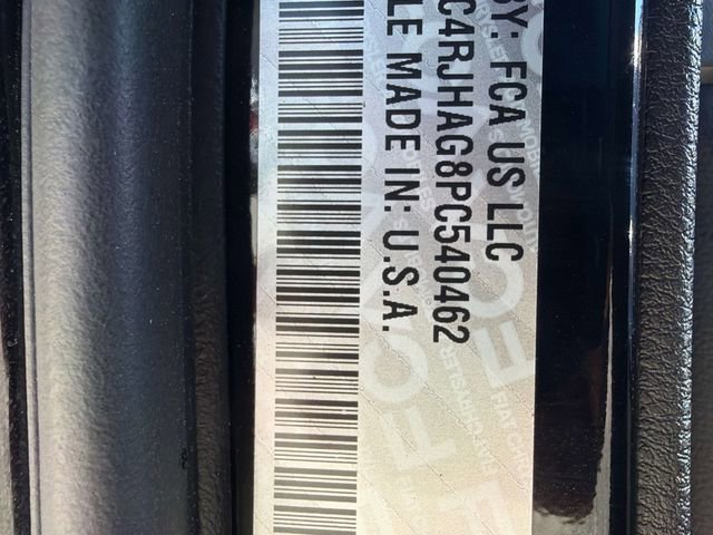 Used 2023 Jeep Grand Cherokee Laredo w/ Luxury Tech Group I AWD/4WD image 35