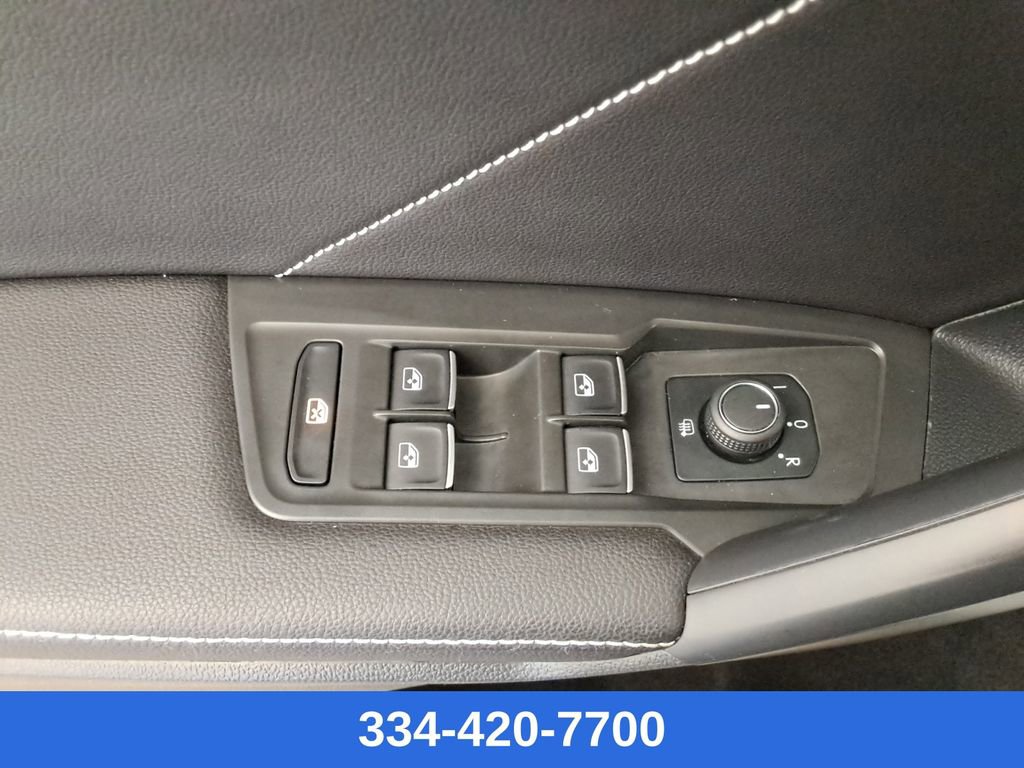 Used 2023 Volkswagen Tiguan SE image 18