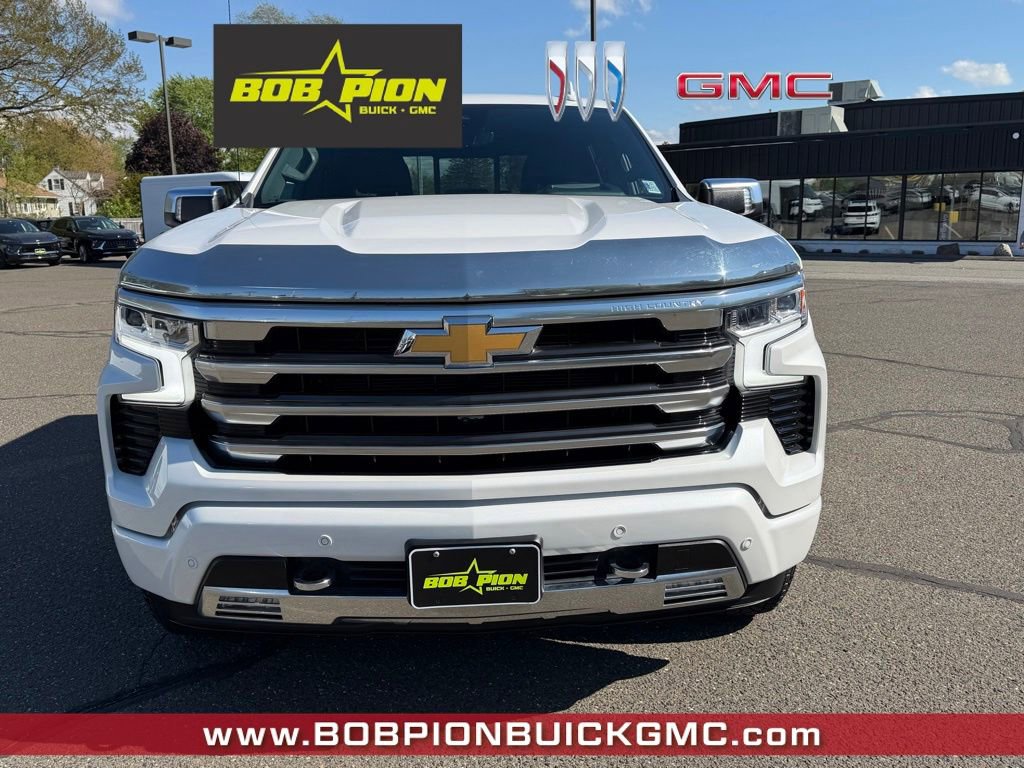 Used 2024 Chevrolet Silverado 1500 High Country w/ Technology Package AWD/4WD image 6