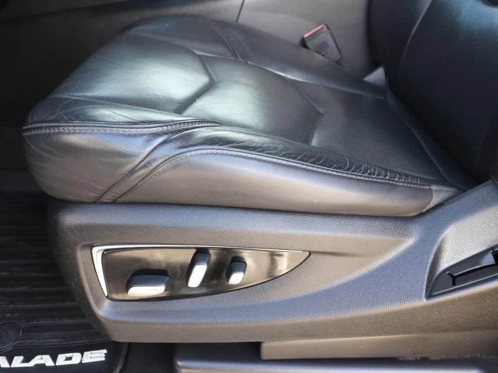 Used 2019 Cadillac Escalade Luxury image 21