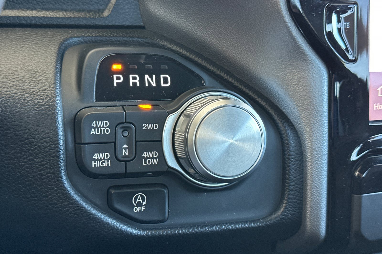 Used 2025 RAM 1500 Laramie image 33