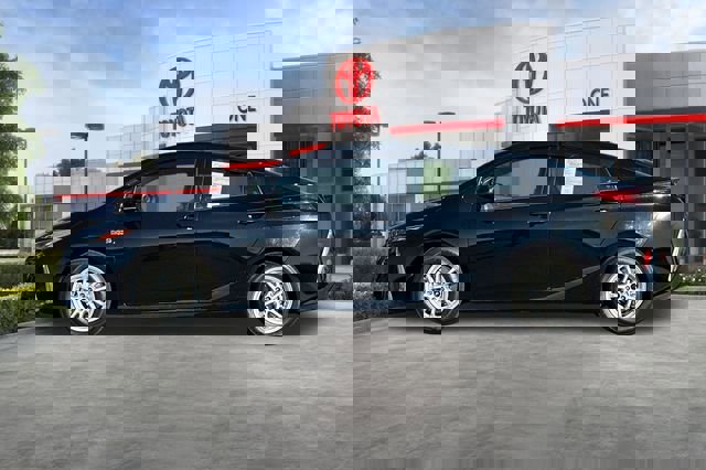 Used 2020 Toyota Prius Prime XLE image 8