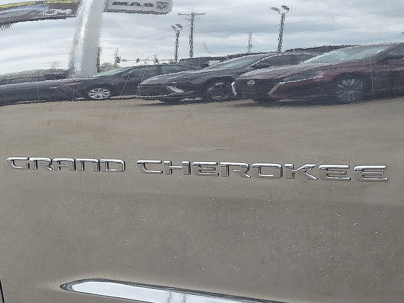 Used 2021 Jeep Grand Cherokee L Laredo image 9