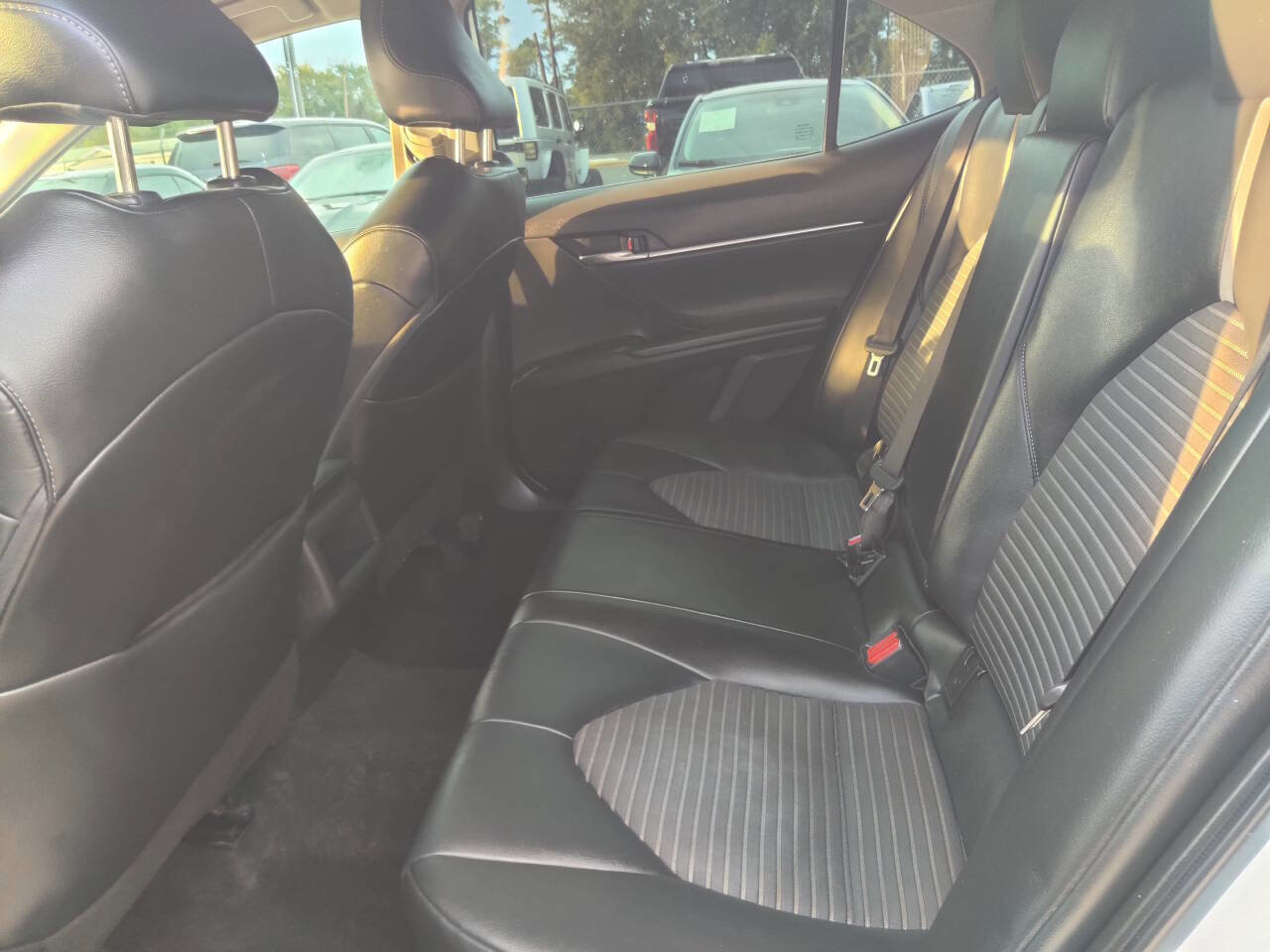 Used 2023 Toyota Camry SE w/ Convenience Package FWD image 9