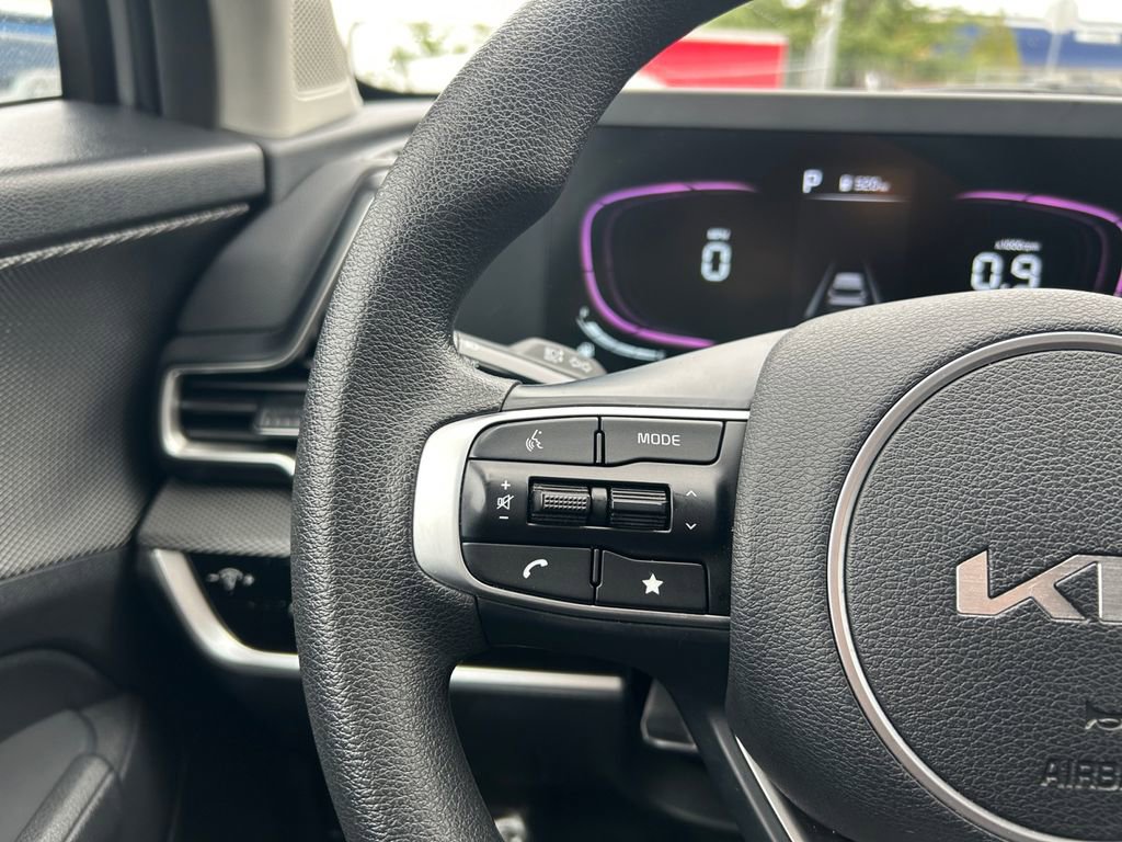 Used 2023 Kia Sportage LX image 17