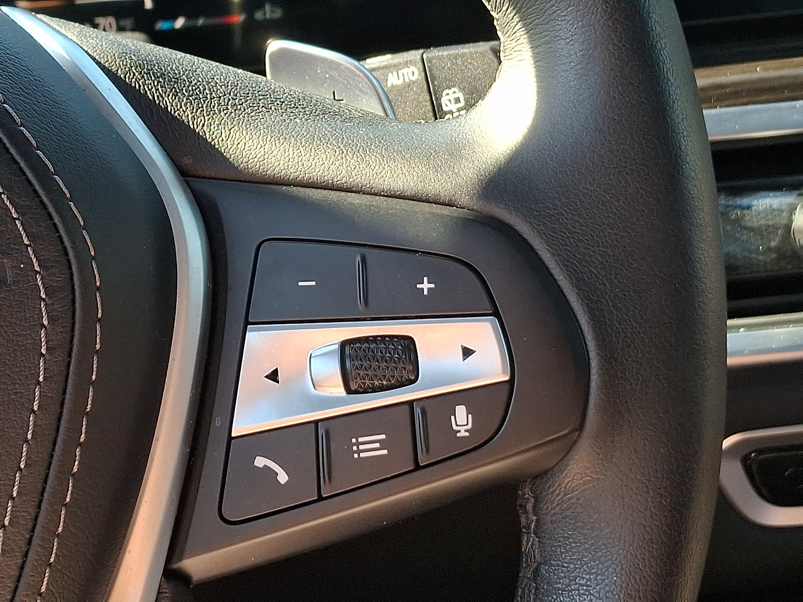 Used 2025 BMW X5 sDrive40i w/ Premium Package RWD image 24