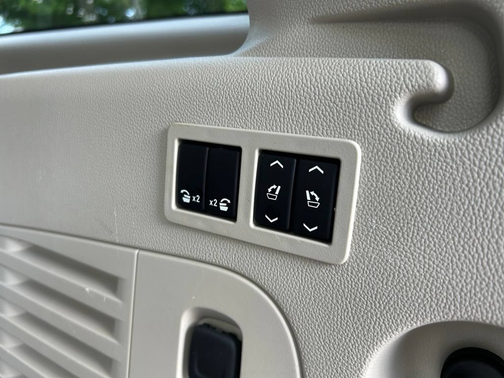 Used 2016 Cadillac Escalade ESV Premium AWD/4WD image 46