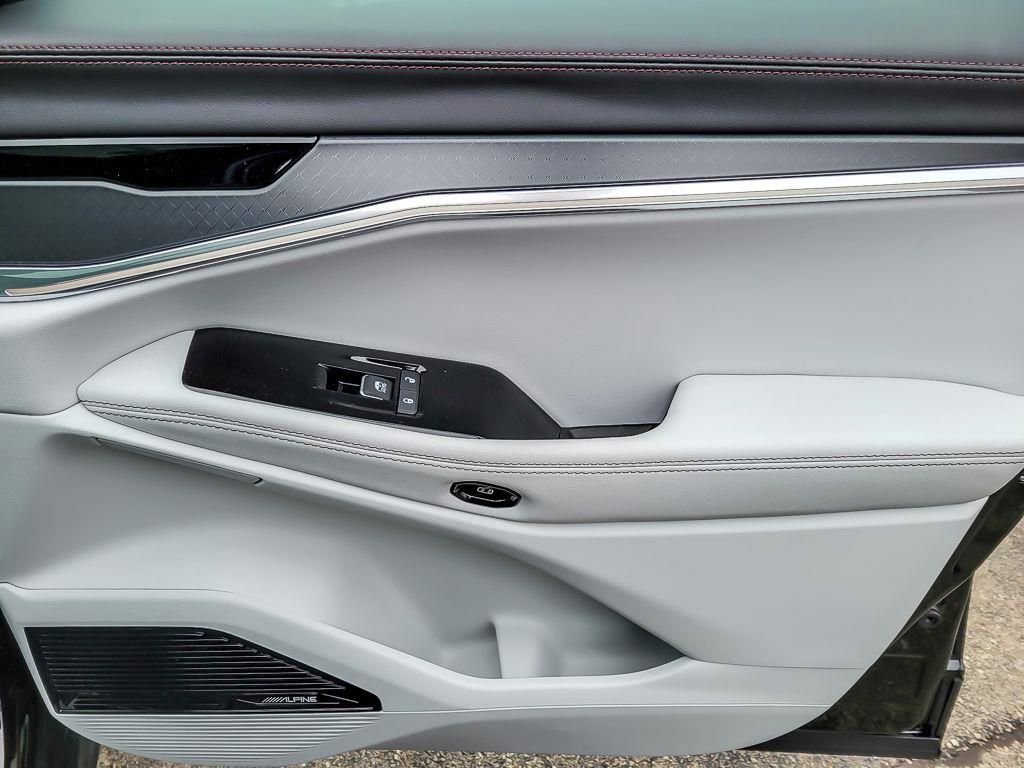 Used 2025 Jeep Wagoneer S Limited image 24