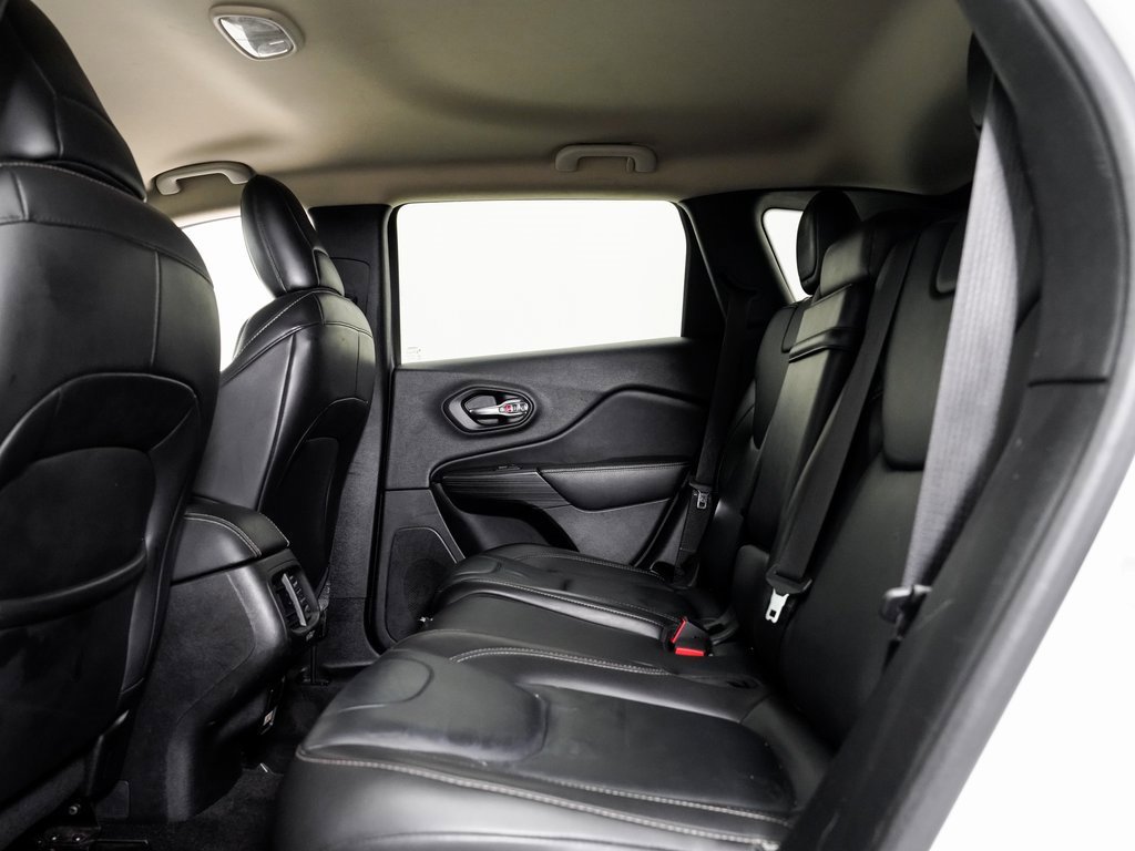 Used 2017 Jeep Cherokee Limited image 22