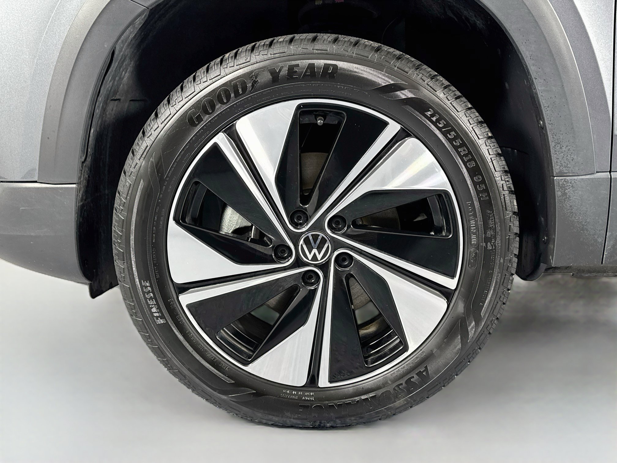 Used 2024 Volkswagen Taos SE AWD/4WD image 31