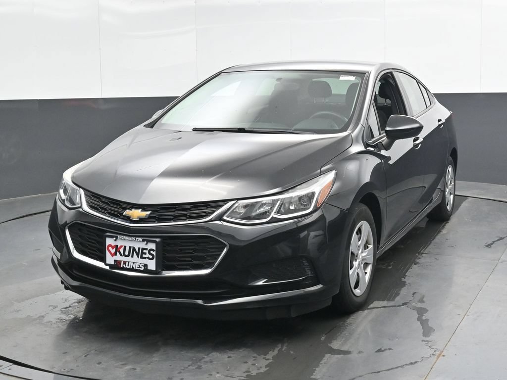 Used 2017 Chevrolet Cruze LS FWD image 6