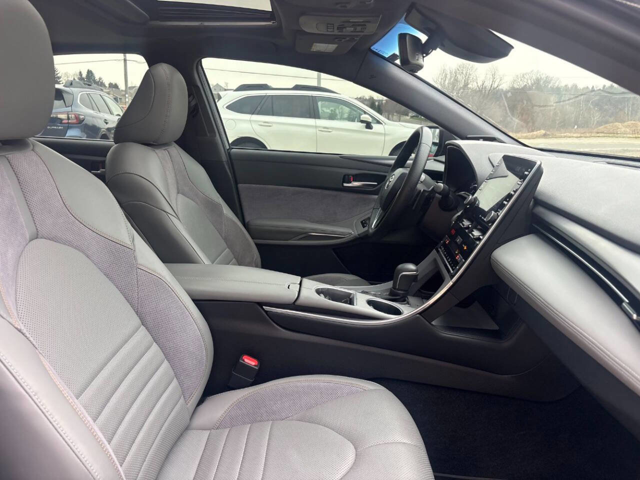 Used 2019 Toyota Avalon XSE w/ All Weather Liner Package image 7
