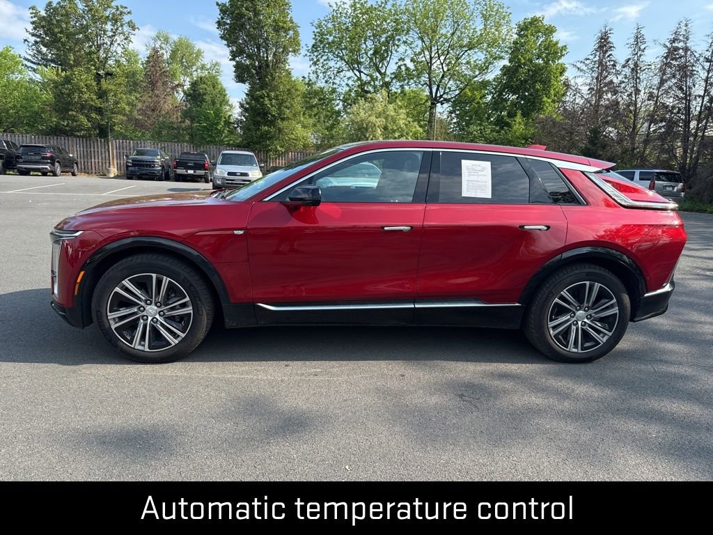 Used 2024 Cadillac Lyriq Luxury AWD/4WD image 4