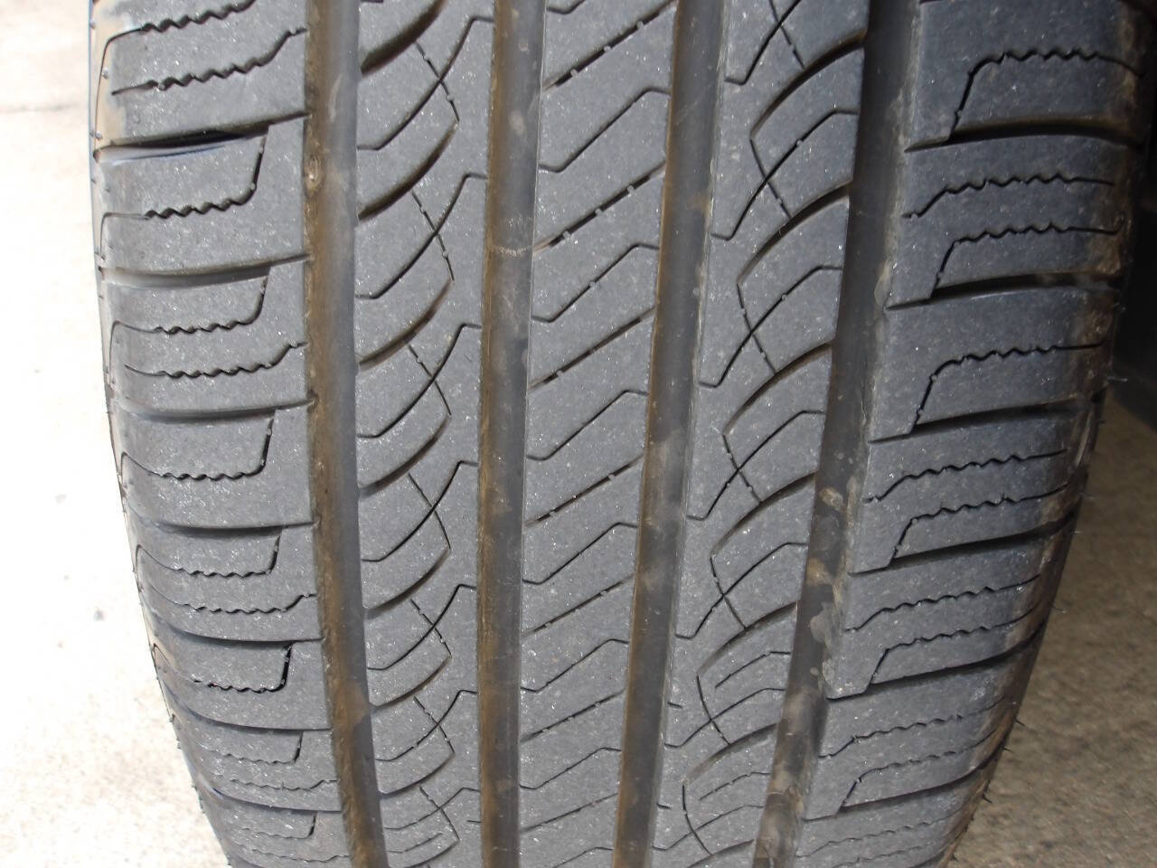 Used 2009 Dodge Caliber SXT FWD image 7